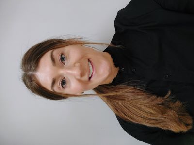 naomi pierce headshot
